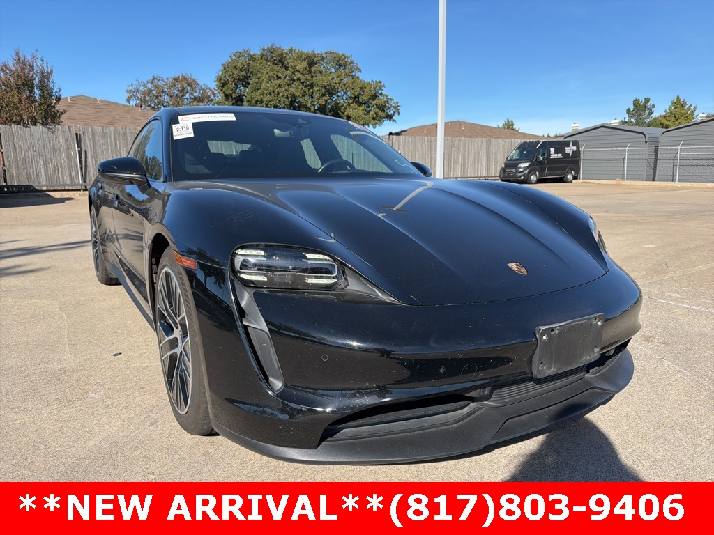 2022 Porsche Taycan Base photo 3