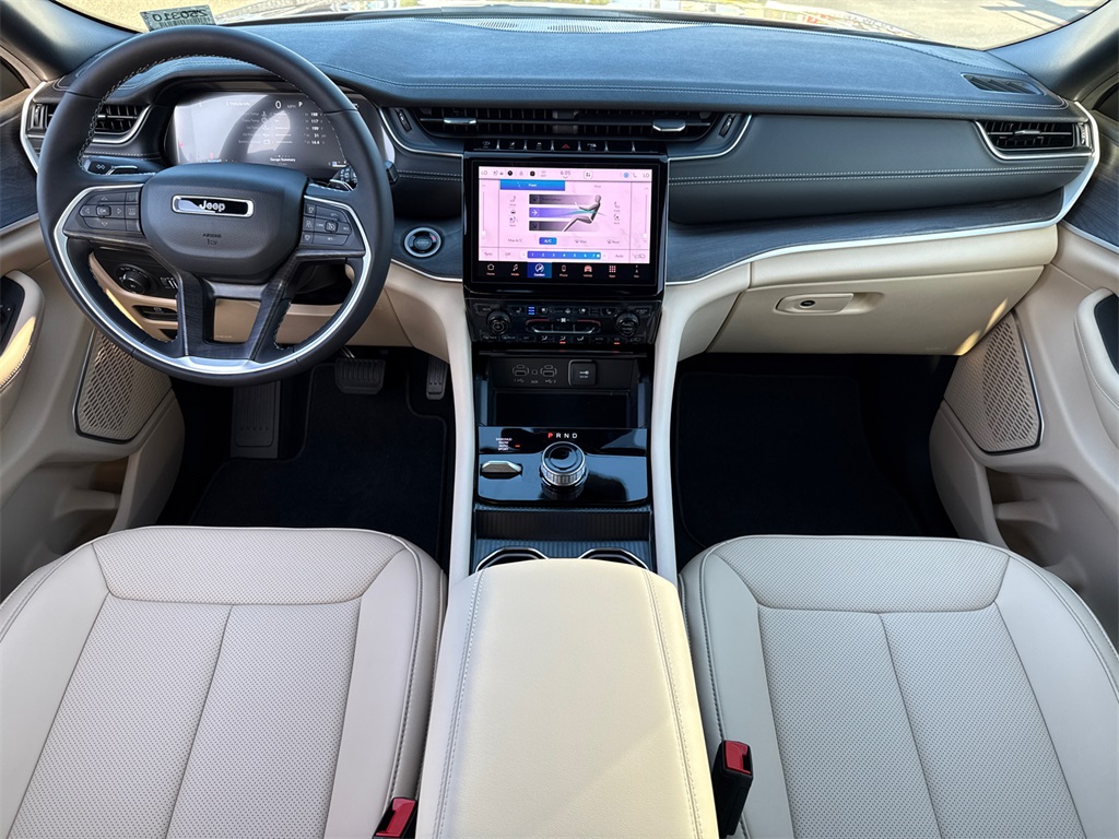 2025 Jeep Grand Cherokee Limited photo 19