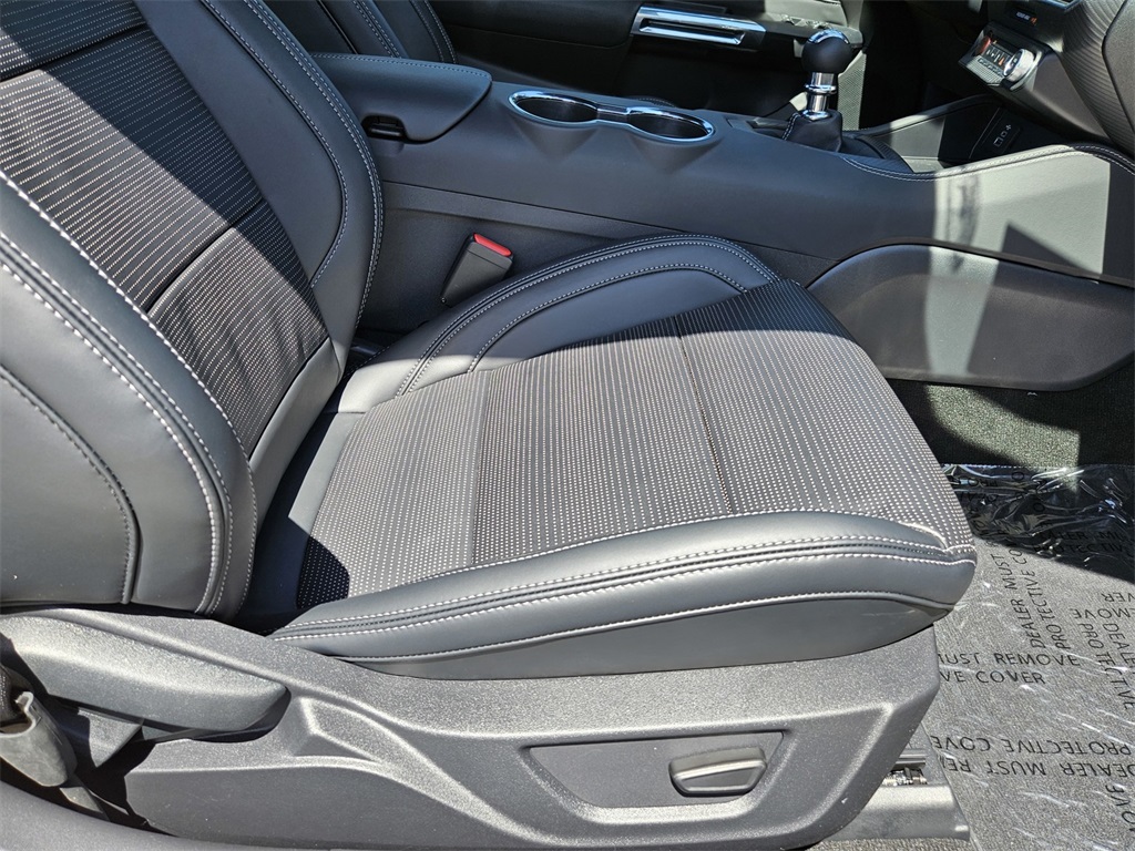 2025 Ford Mustang GT Premium photo 24