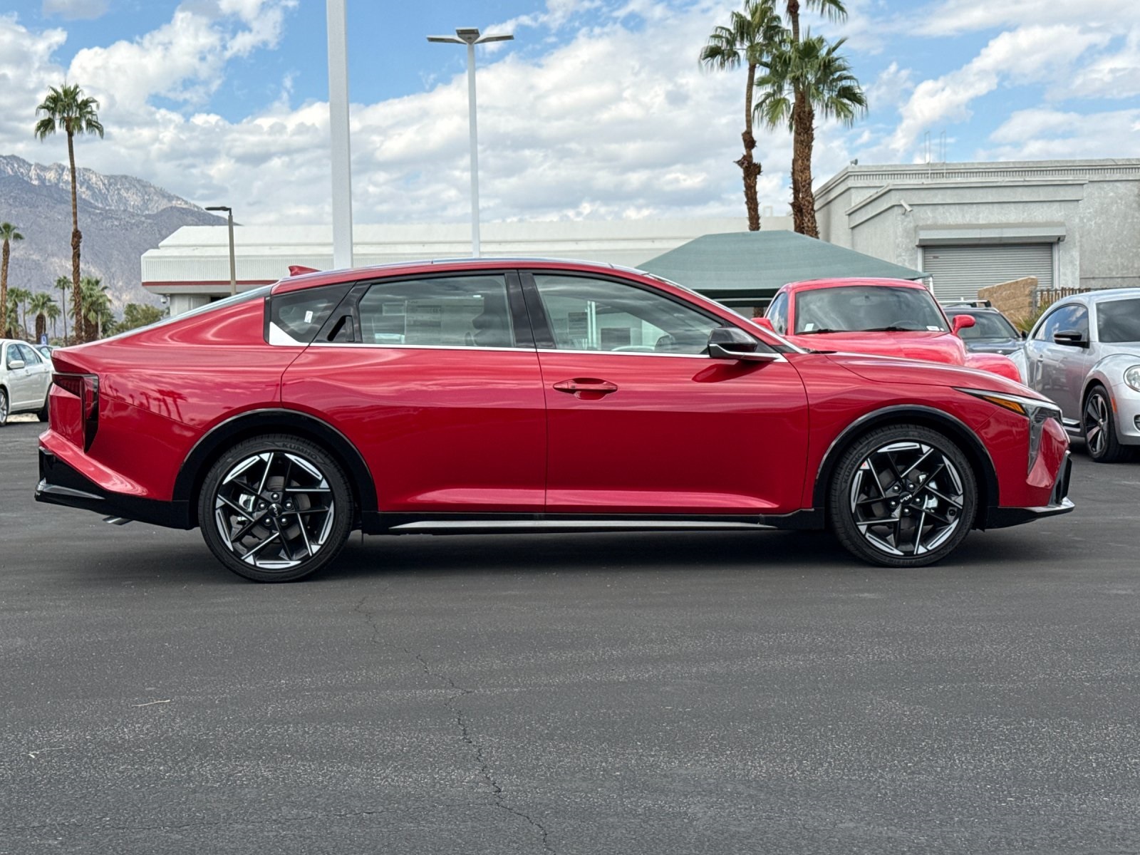 2025 Kia K4 GT-Line photo 2