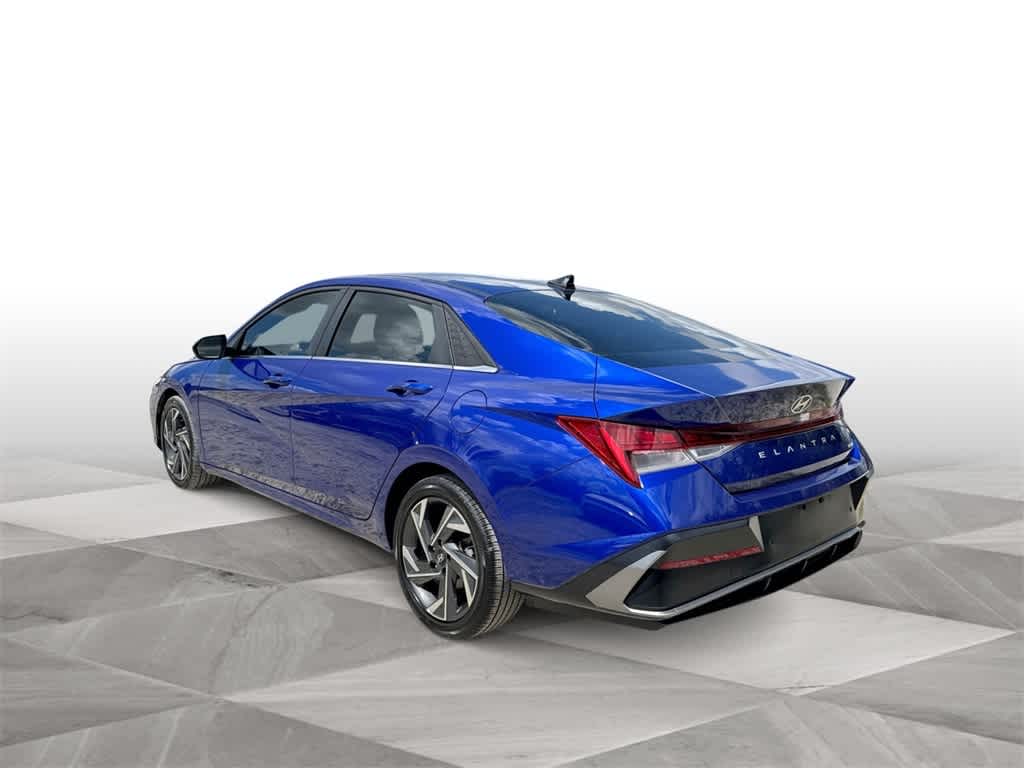 2024 Hyundai Elantra Hybrid Limited photo 6
