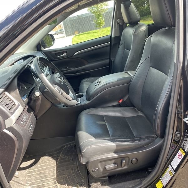 2017 Toyota Highlander Limited Platinum photo 3