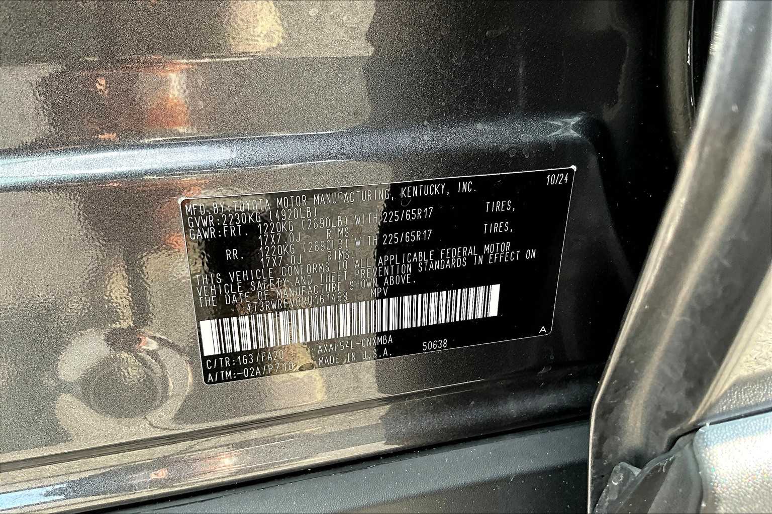 2024 Toyota RAV4 Hybrid XLE photo 32