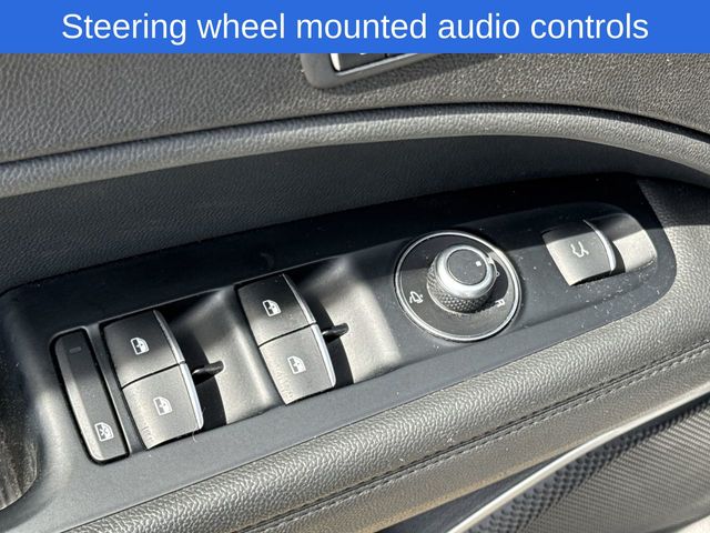 2019 Alfa Romeo Stelvio Base photo 11