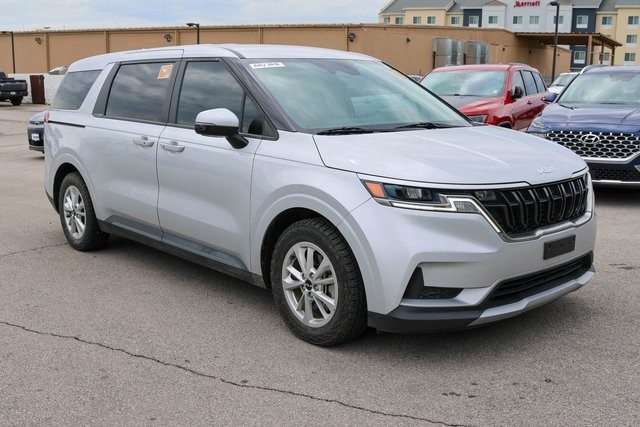 2023 Kia Carnival LX