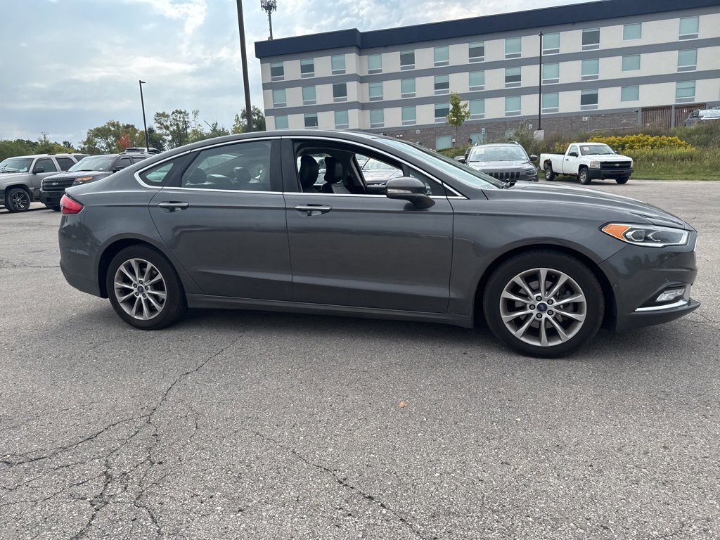 2017 Ford Fusion SE photo 19
