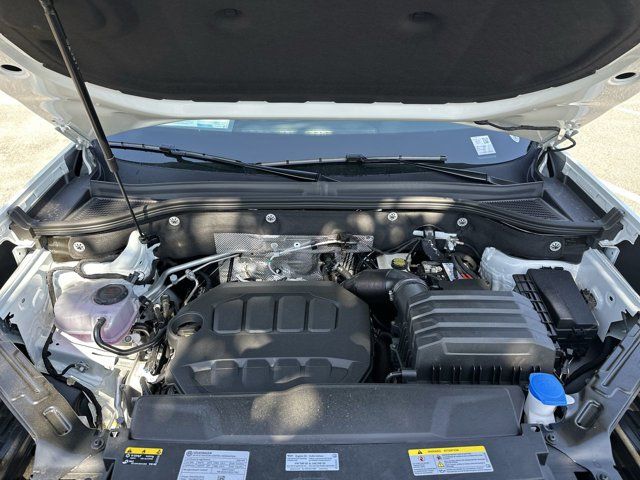 2025 Volkswagen Atlas Peak Edition SE photo 18