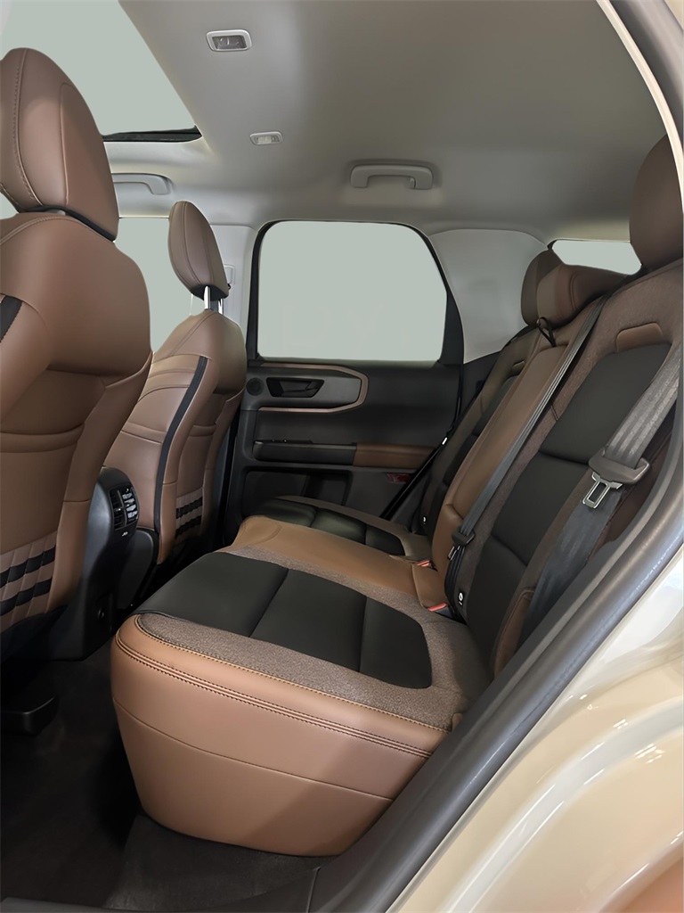 2025 Ford Bronco Sport Outer Banks photo 4