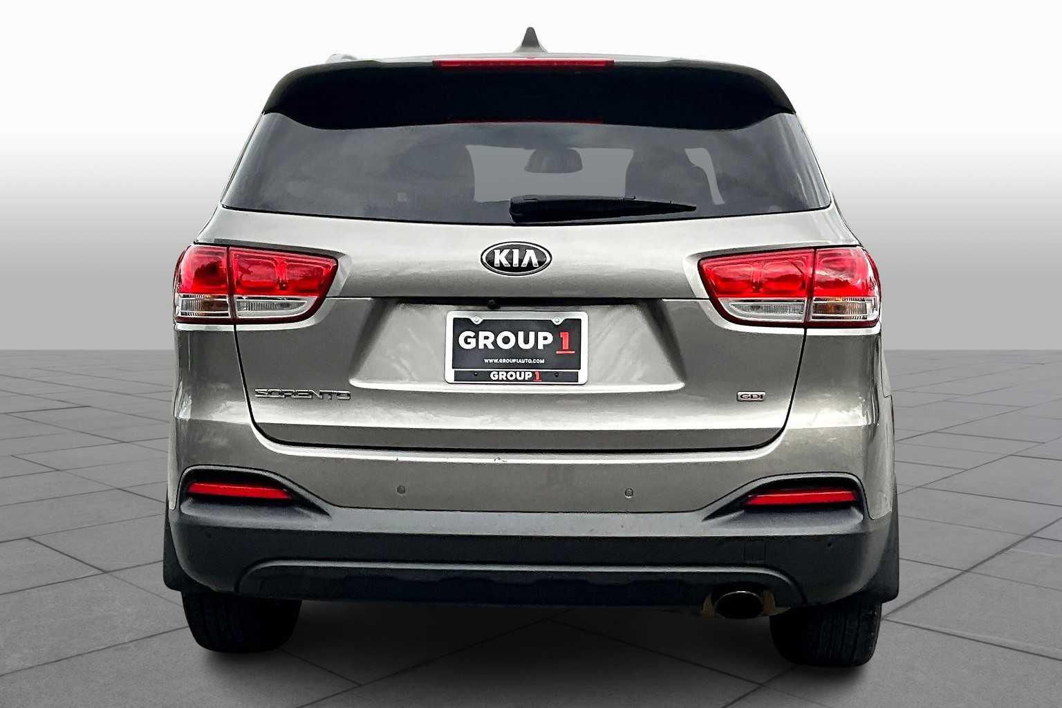 2017 Kia Sorento LX photo 4