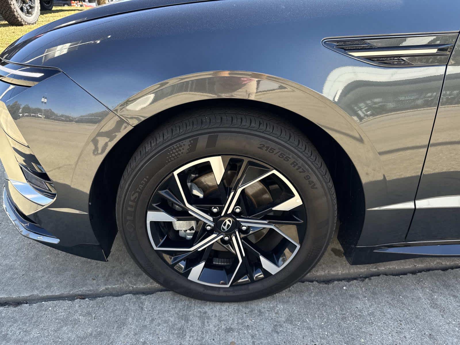 2025 Hyundai Sonata SEL photo 4