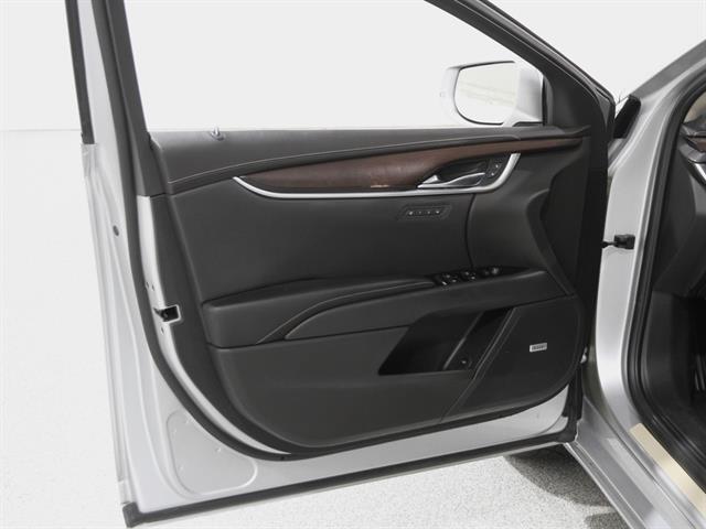 2019 Cadillac XTS Luxury photo 4