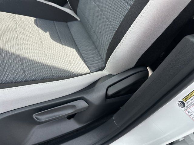 2025 Volkswagen Taos S photo 4