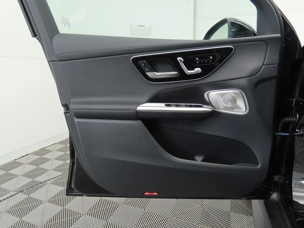 2026 Mercedes Benz GLC 300 4MATIC photo 24