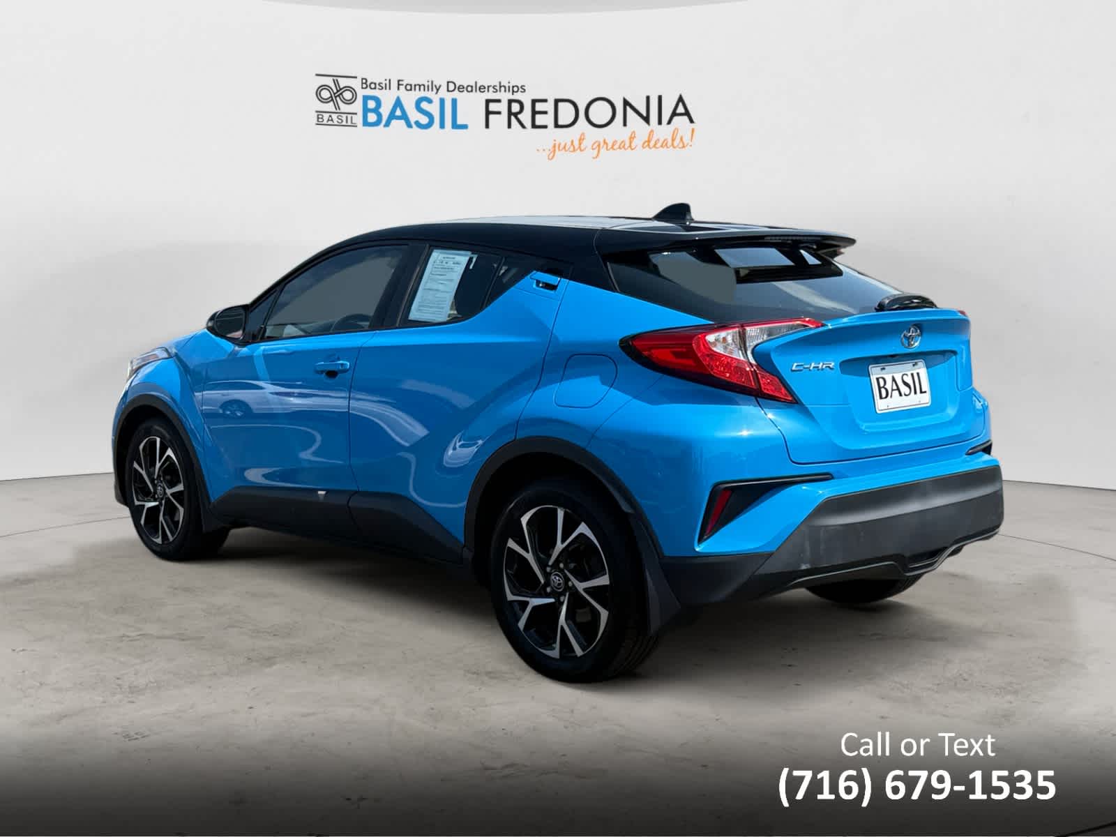 2019 Toyota C-HR XLE photo 3