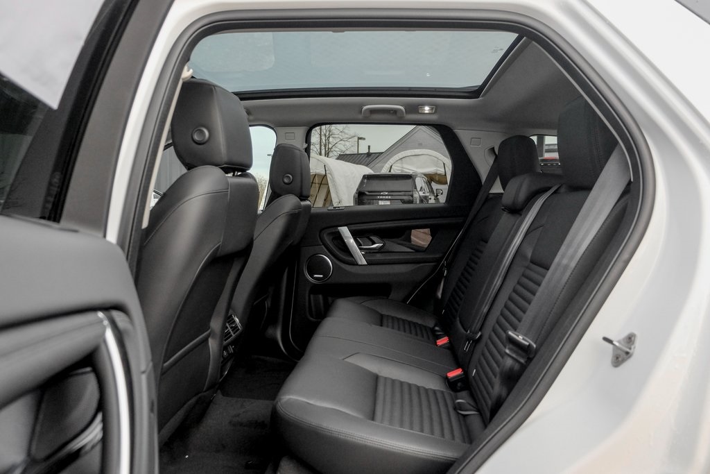 2025 Land Rover Discovery Sport S photo 14
