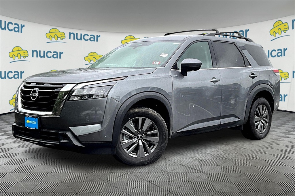 2023 Nissan Pathfinder SV photo 3