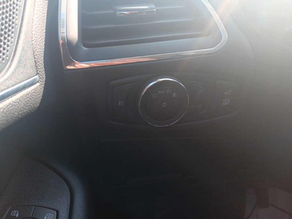 2022 Ford Edge Titanium photo 28