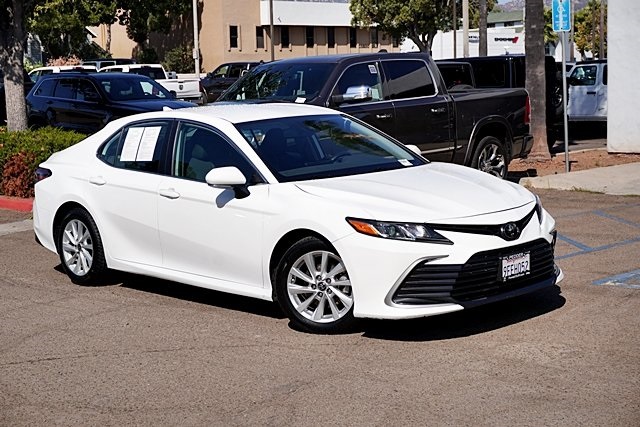 2023 Toyota Camry LE photo 2