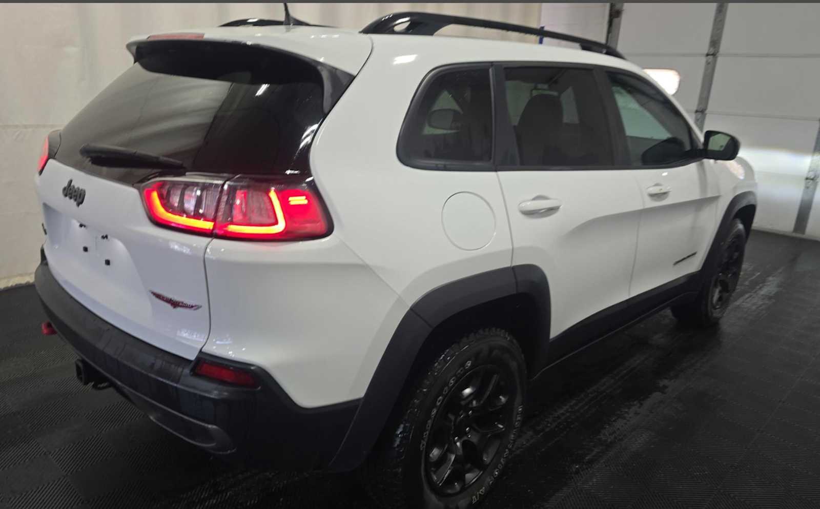 2022 Jeep Cherokee Trailhawk photo 3