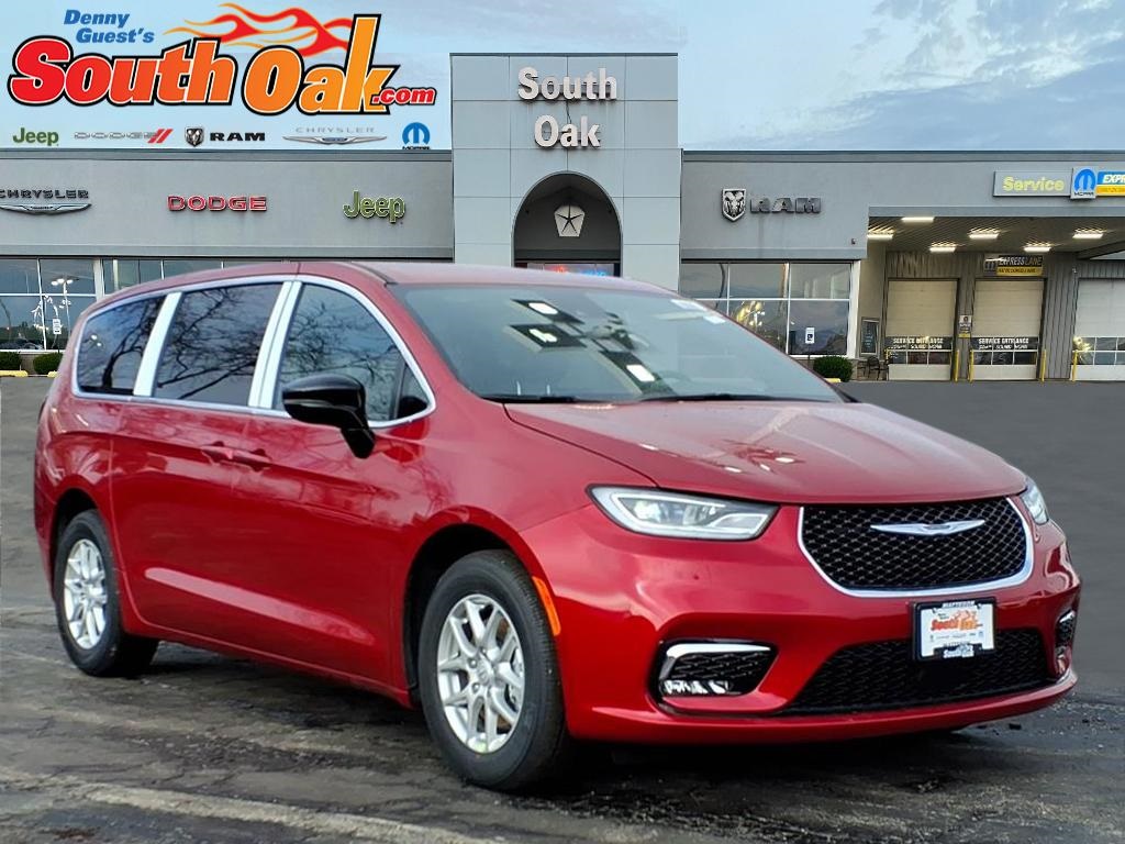 2026 Chrysler Pacifica Select's photo