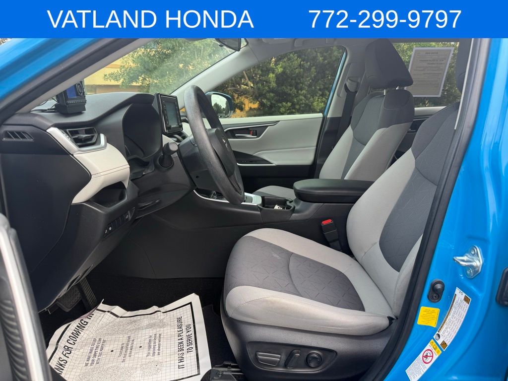 2019 Toyota RAV4 XLE photo 24