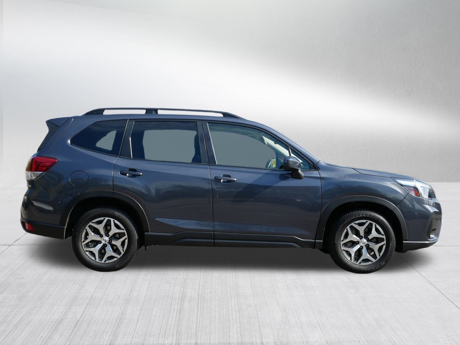 2021 Subaru Forester Premium photo 8