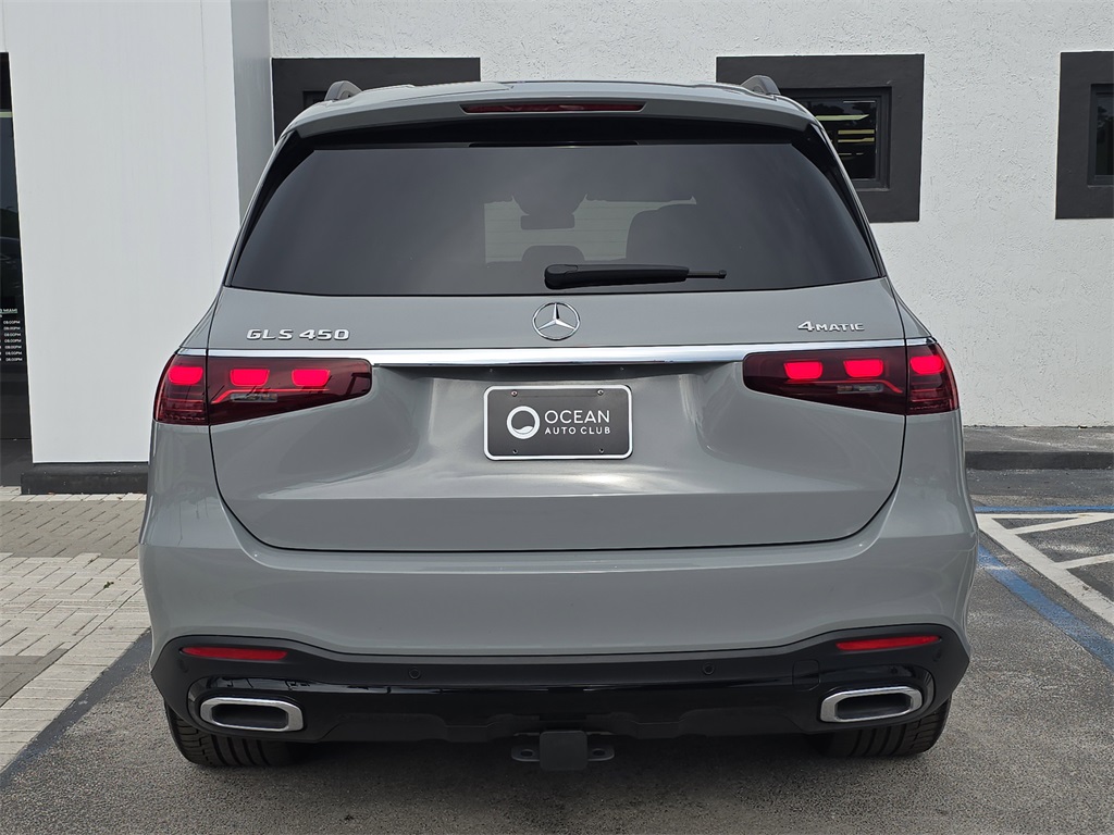 2025 Mercedes Benz GLS 450 4MATIC photo 3