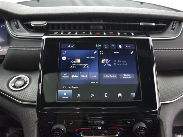 2023 Jeep Grand Cherokee Laredo Altitude photo 4