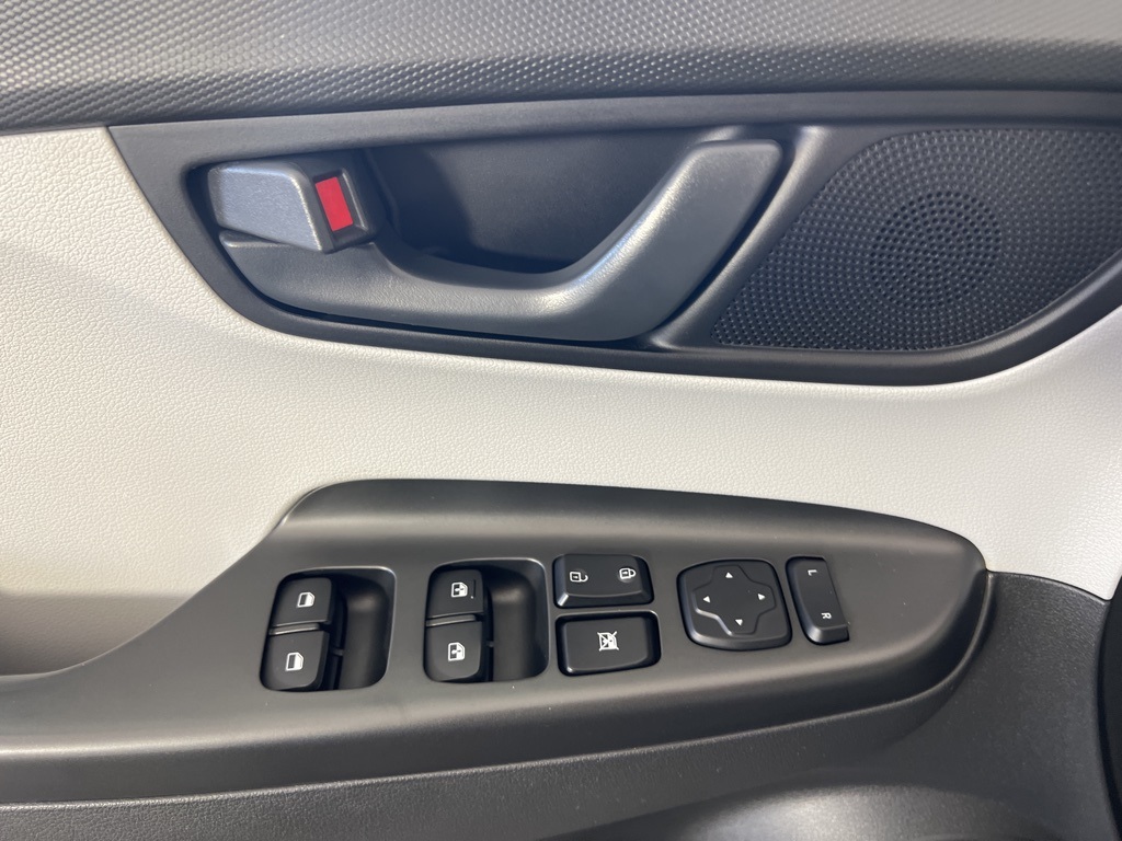 2023 Hyundai Kona SEL photo 15