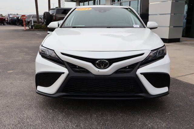 2021 Toyota Camry SE photo 3