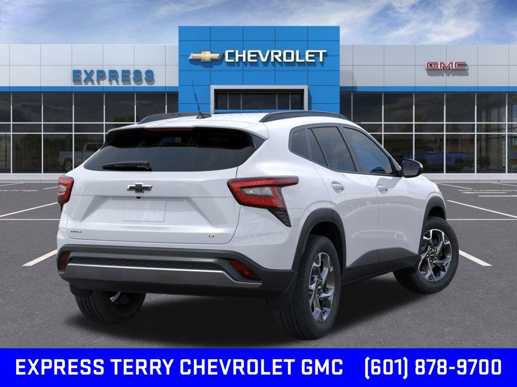 2025 Chevrolet Trax LT photo 4