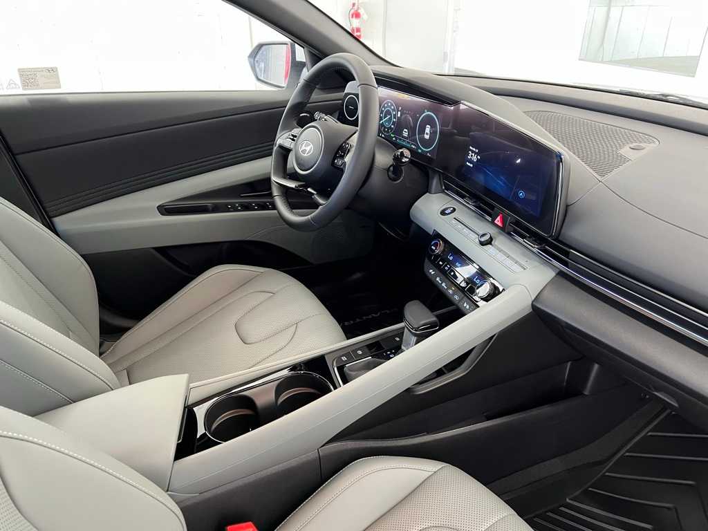 2025 Hyundai Elantra Hybrid Limited photo 43