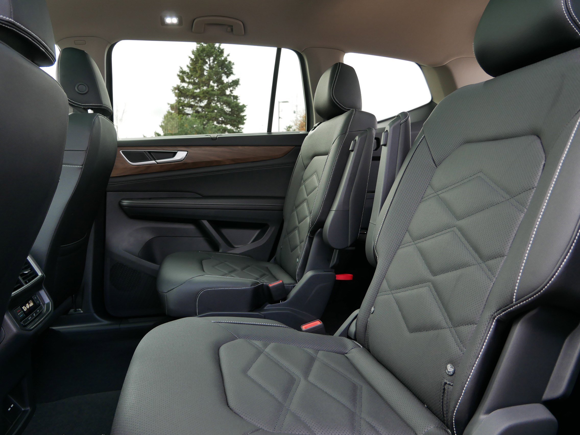 2026 Volkswagen Atlas SE Technology photo 4