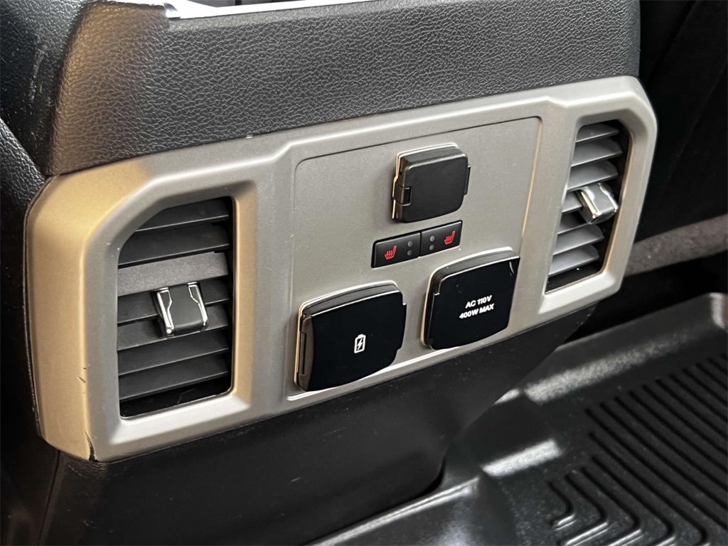 2017 Ford F-150 Lariat photo 13