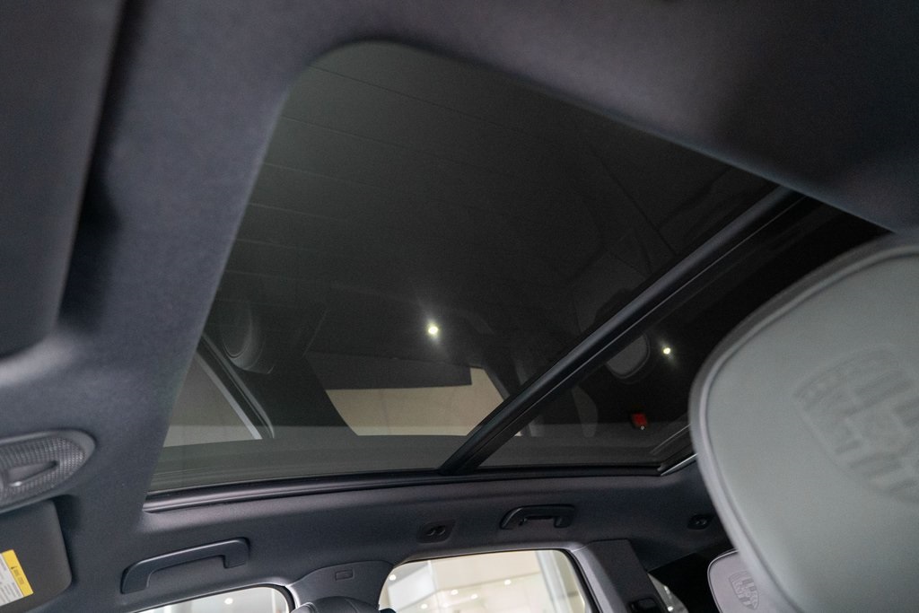 2025 Porsche Cayenne photo 20