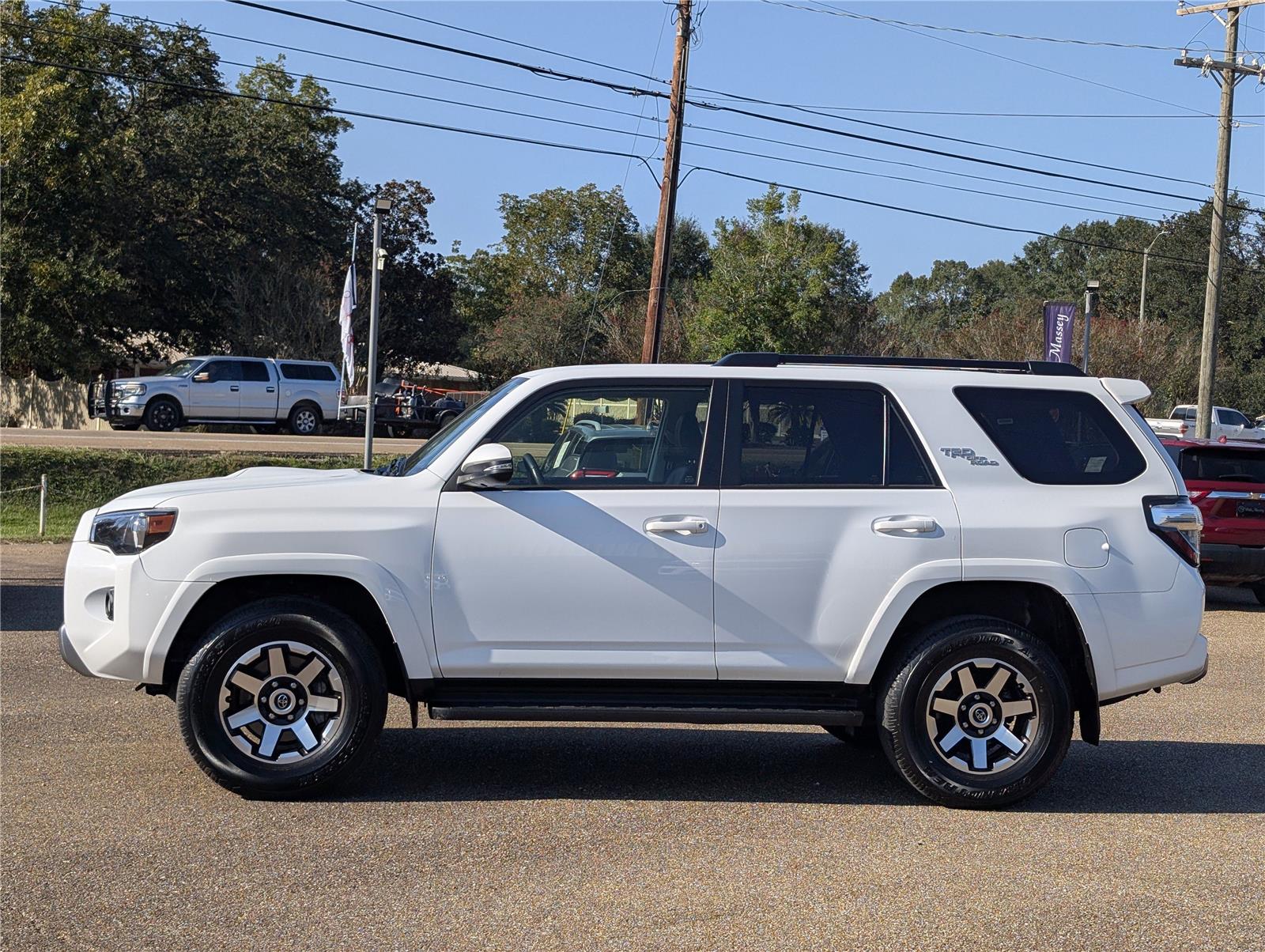 2024 Toyota 4Runner TRD Off-Road Premium photo 2