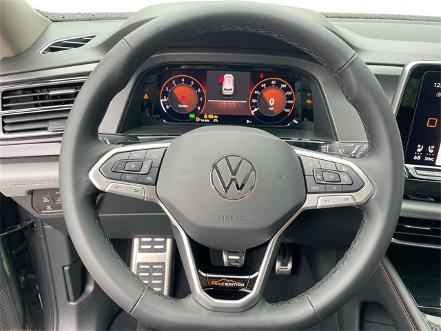 2025 Volkswagen Atlas Peak Edition SE photo 32