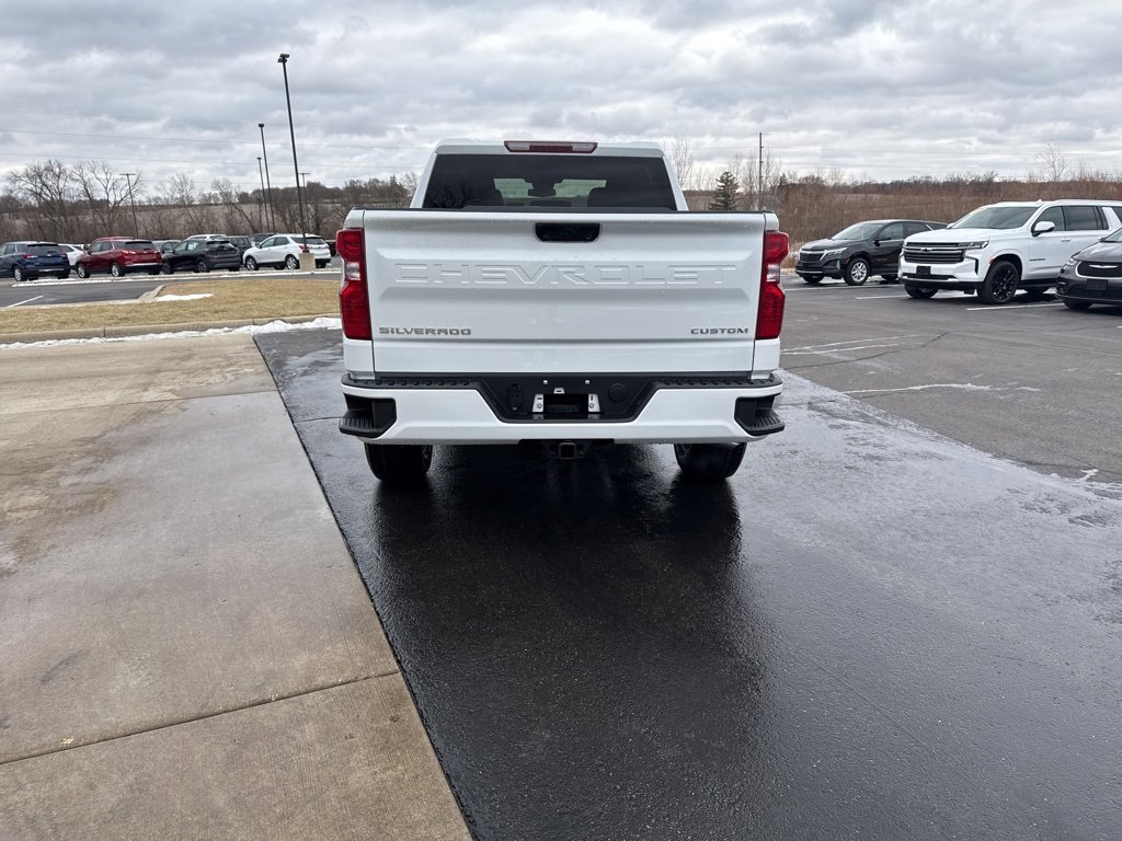 2025 Chevrolet Silverado 1500 Custom photo 6