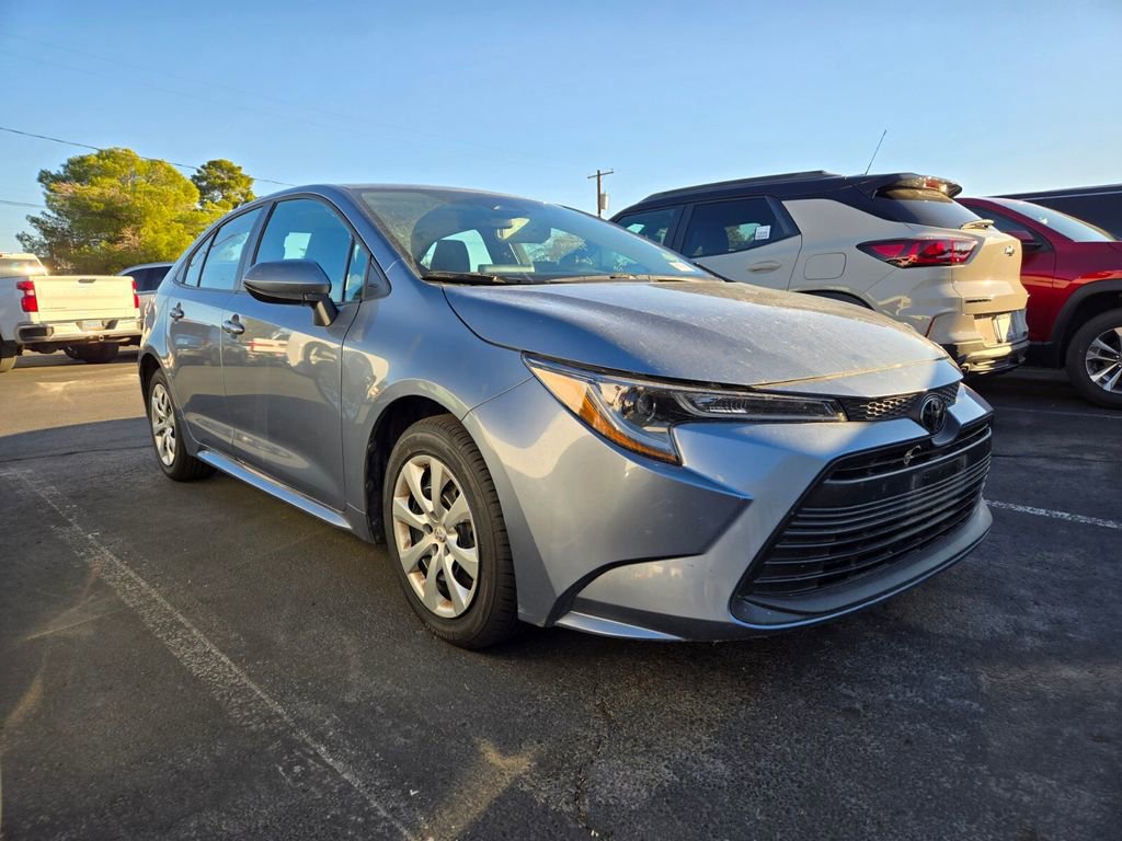 2024 Toyota Corolla LE's photo