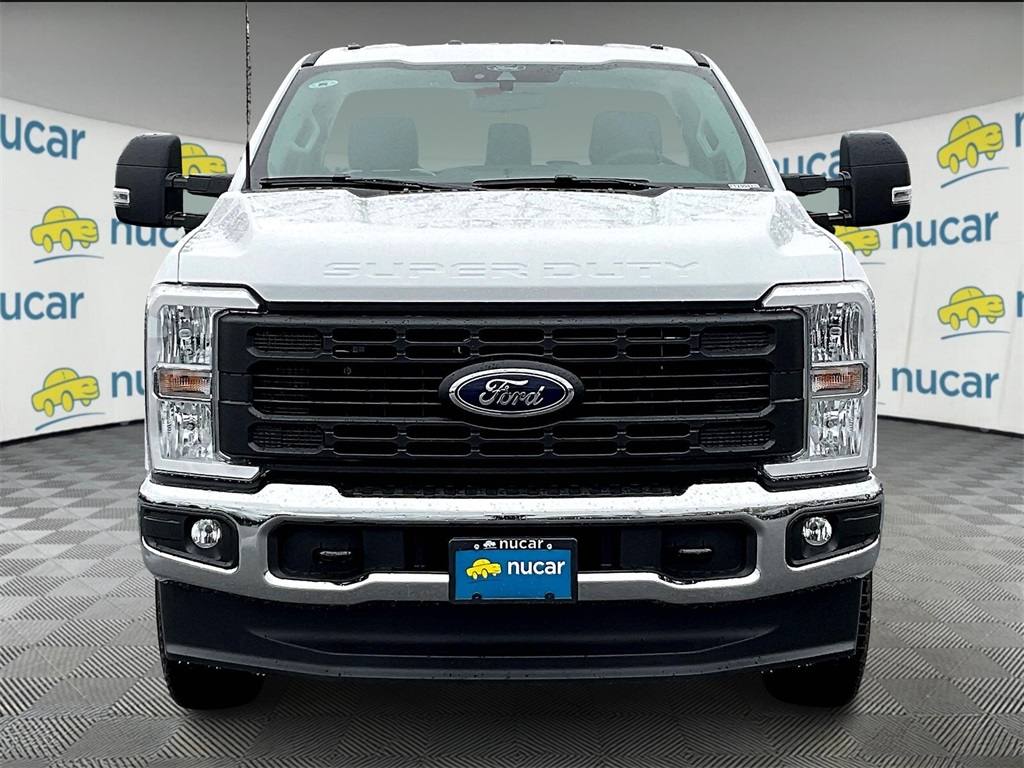 2025 Ford F-250 photo 2