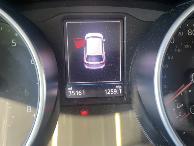 2021 Volkswagen Tiguan SE photo 2