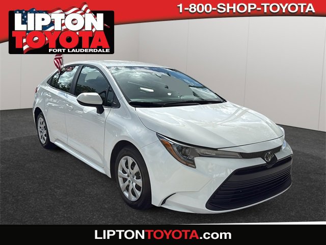 2025 Toyota Corolla LE's photo