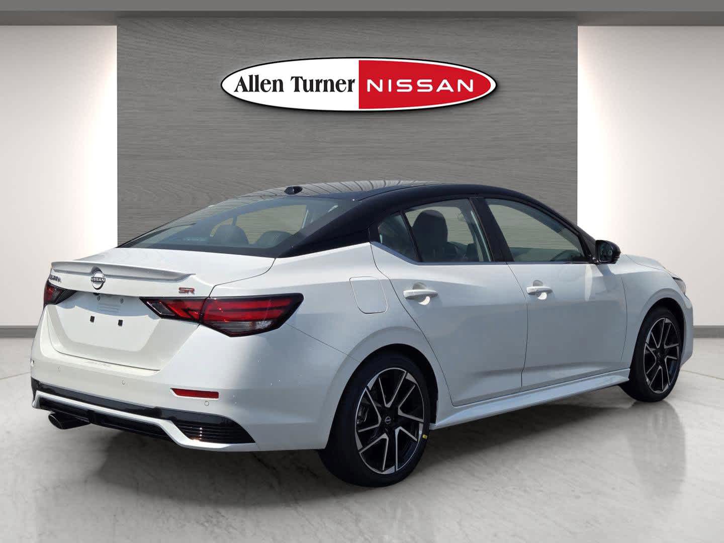 2025 Nissan Sentra SR photo 6