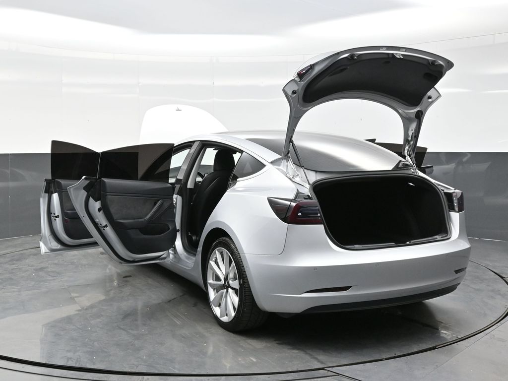 2018 Tesla Model 3 Long Range photo 35