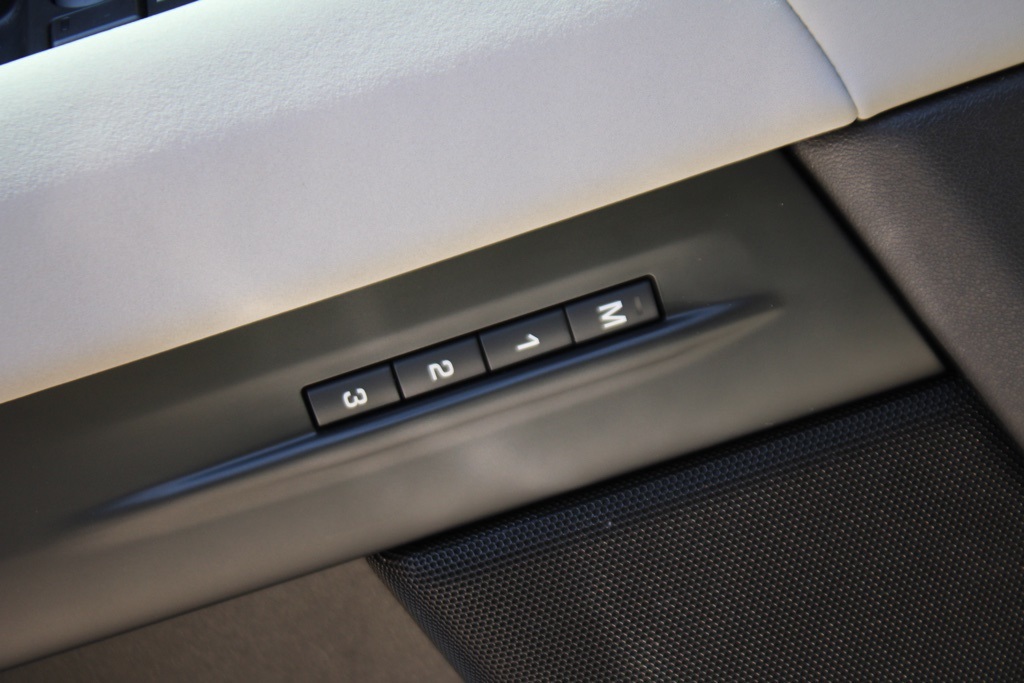 2024 Land Rover Range Rover Evoque Dynamic SE photo 12