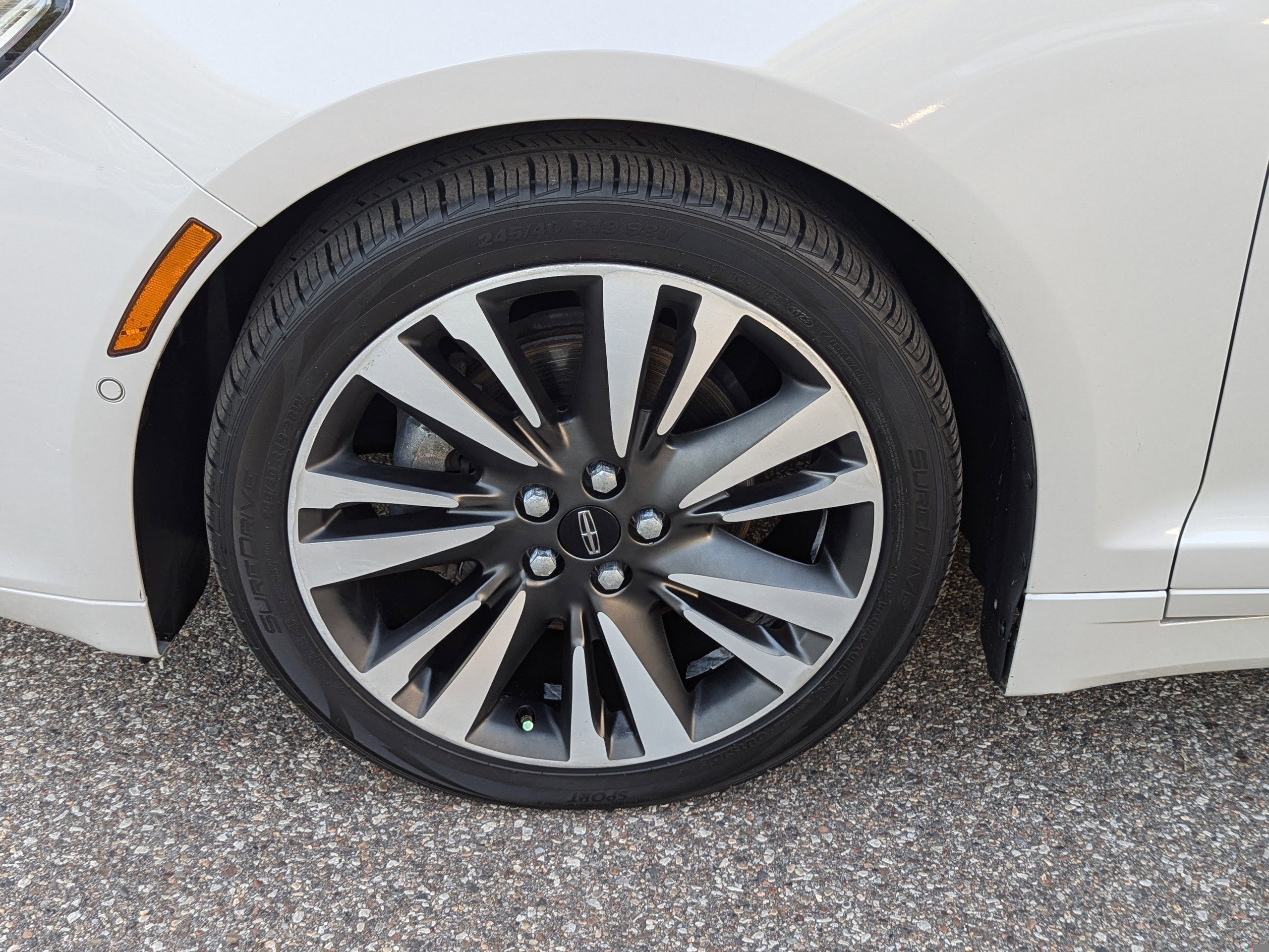 2019 Lincoln MKZ Reserve photo 4