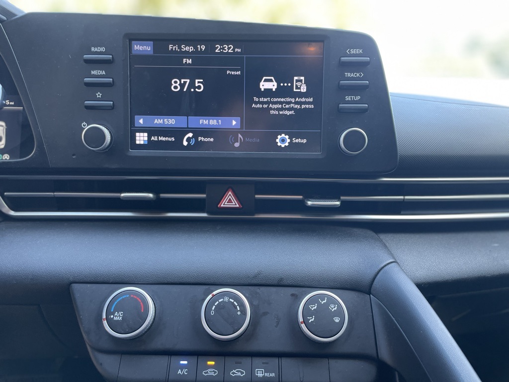 2022 Hyundai Elantra SE photo 12