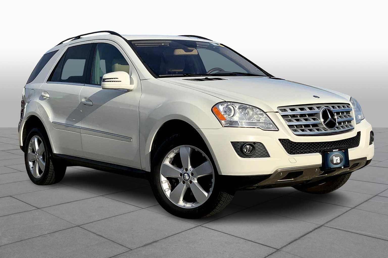 2011 Mercedes Benz ML 350 4MATIC photo 2