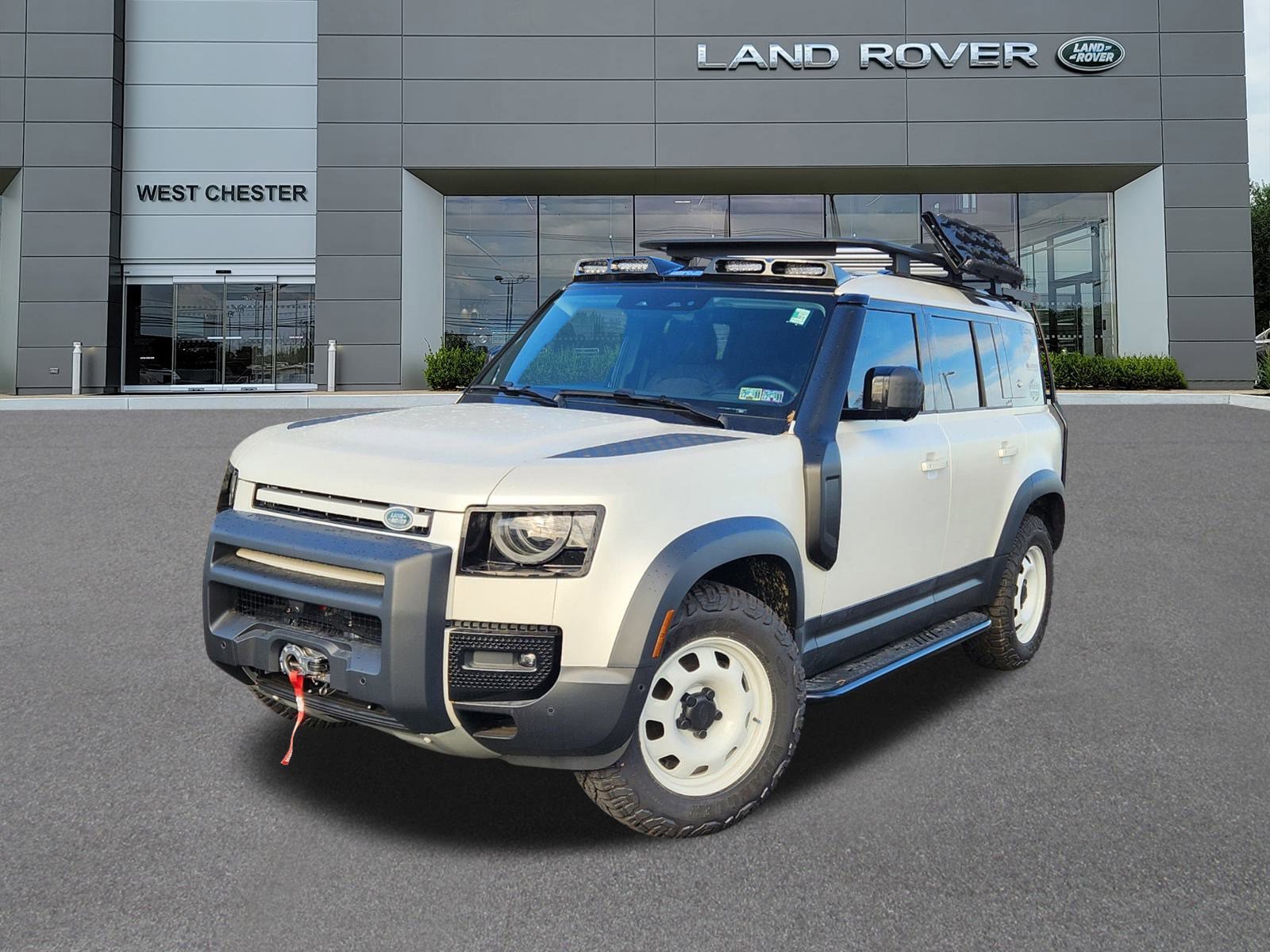 2024 Land Rover Defender S's photo