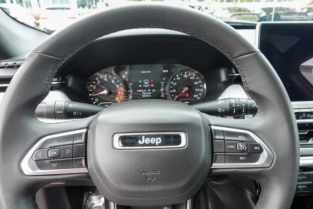 2024 Jeep Compass Latitude photo 12